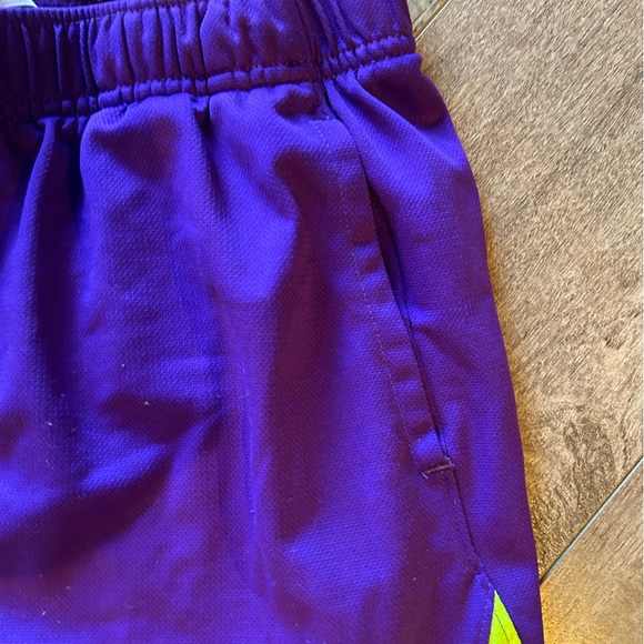 Purple Nike shorts - Picture 3 of 5